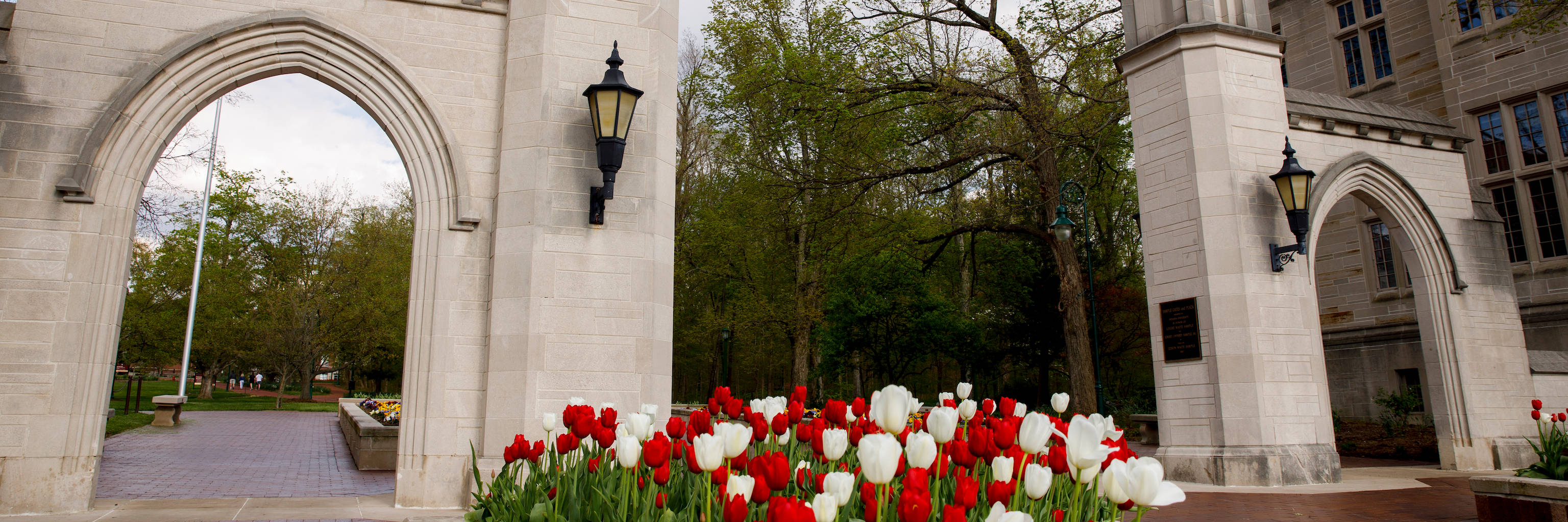 Indiana University Bloomington, gate, stone archway, 2K Desktop Wallpaper