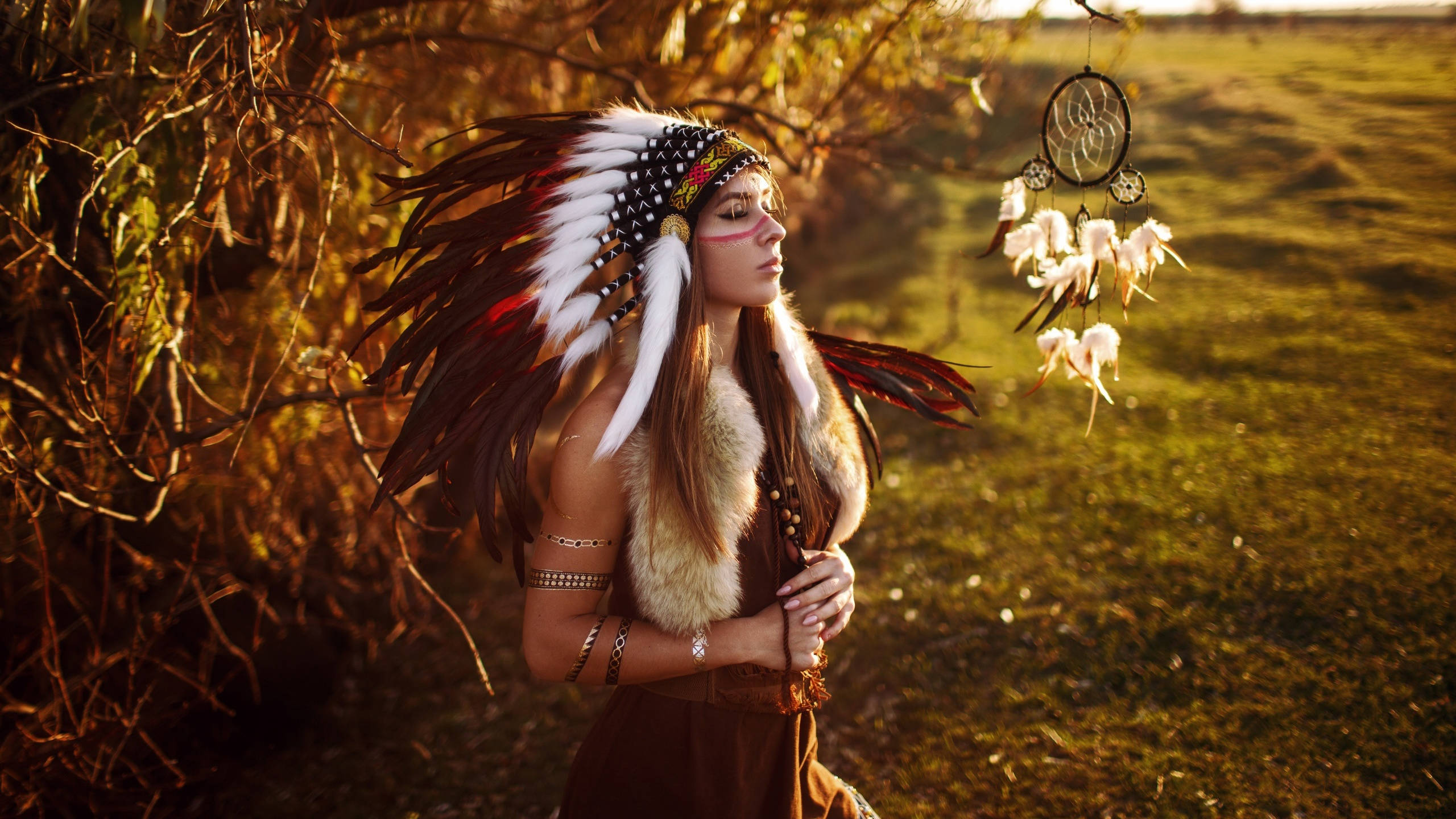 indigenous woman, feathered headdress, golden sunlight, 2K Desktop Wallpaper