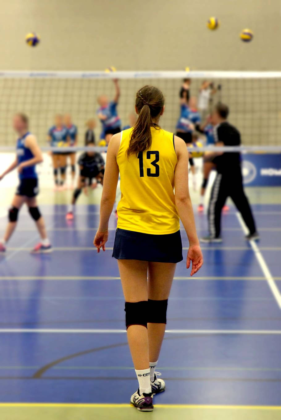 Indoor Volleyball, yellow jersey, number 13, HD Phone Wallpaper