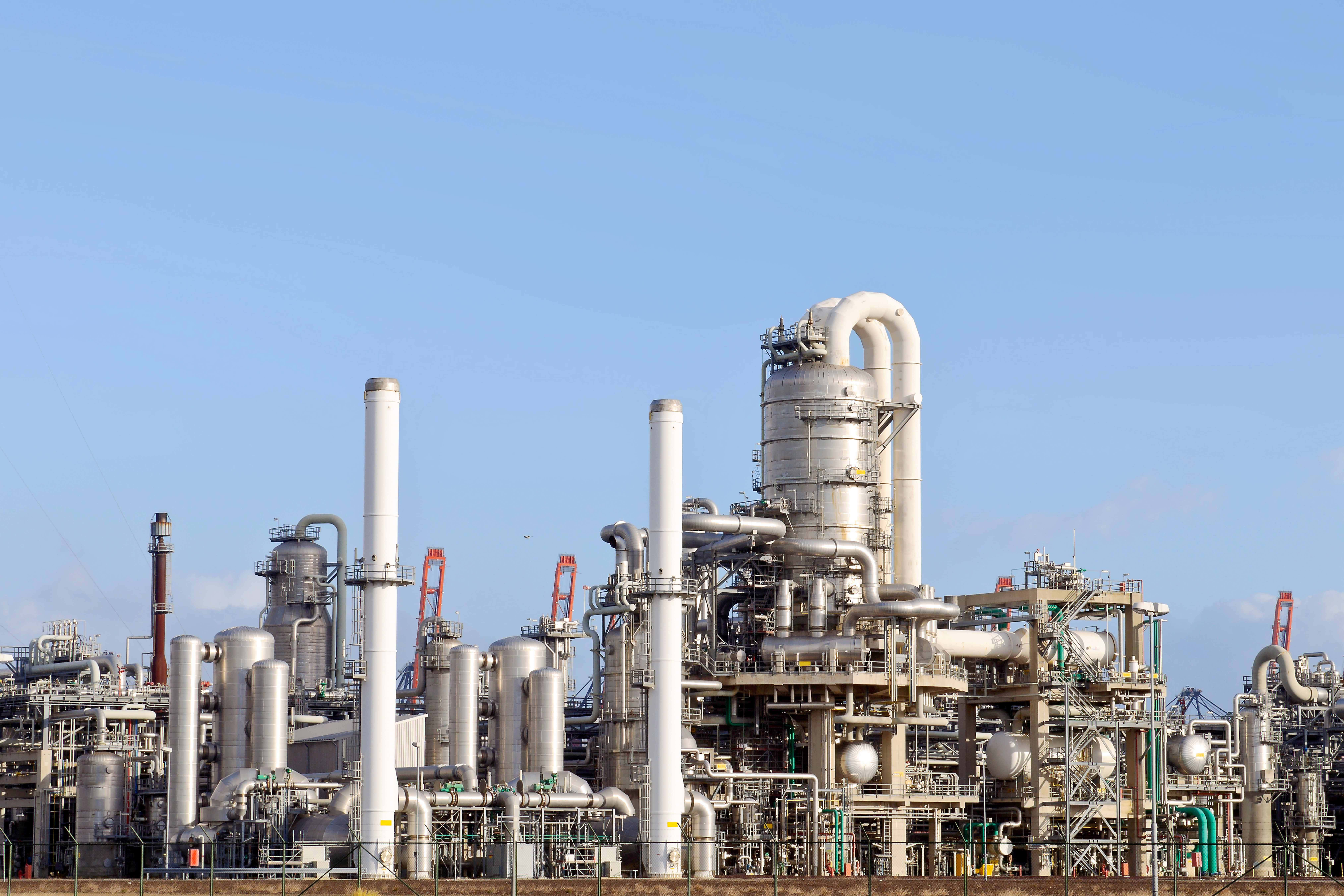 industrial refinery, towering silver tanks, pipes, 8K Desktop Wallpaper