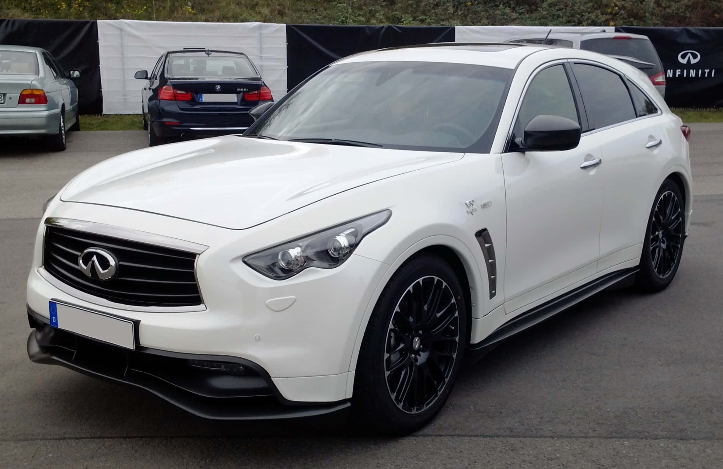 Infiniti QX70, white, black accents, Full HD Desktop Wallpaper