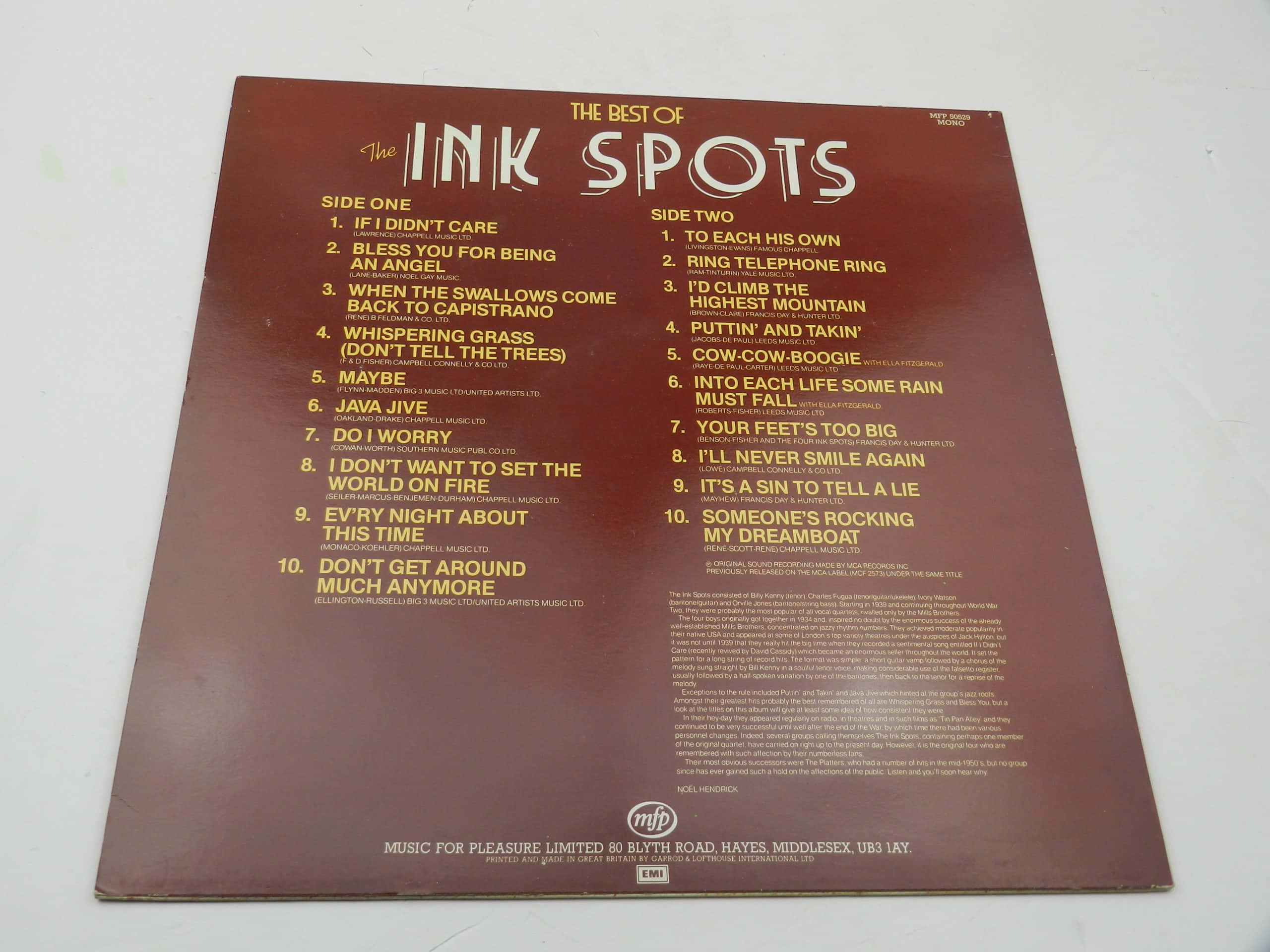 Ink Spots, maroon vinyl record, bold yellow text, 2K Desktop Wallpaper