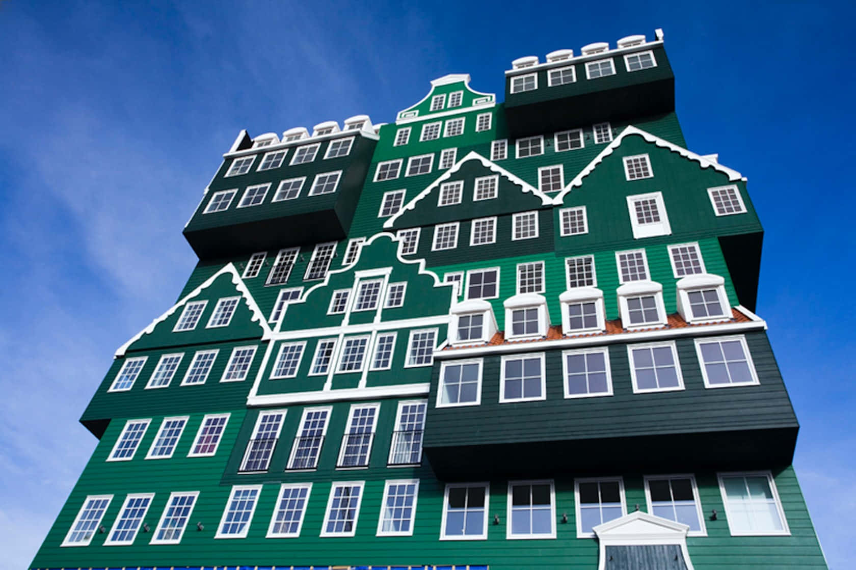 Inntel Hotel Zaandam, green building, white-trimmed windows, HD Desktop Wallpaper