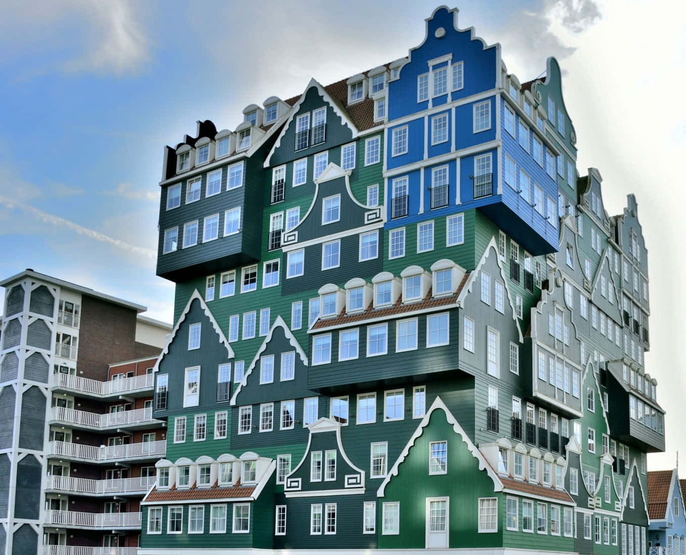 Inntel Hotel Zaandam, Dutch-style gabled houses, green and blue, HD Desktop Wallpaper
