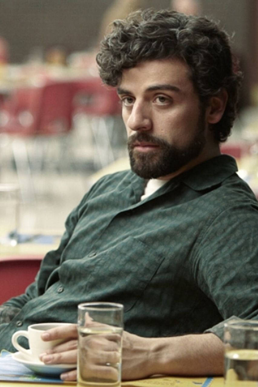 Inside Llewyn Davis, dark green polo, cafe table, HD Phone Wallpaper