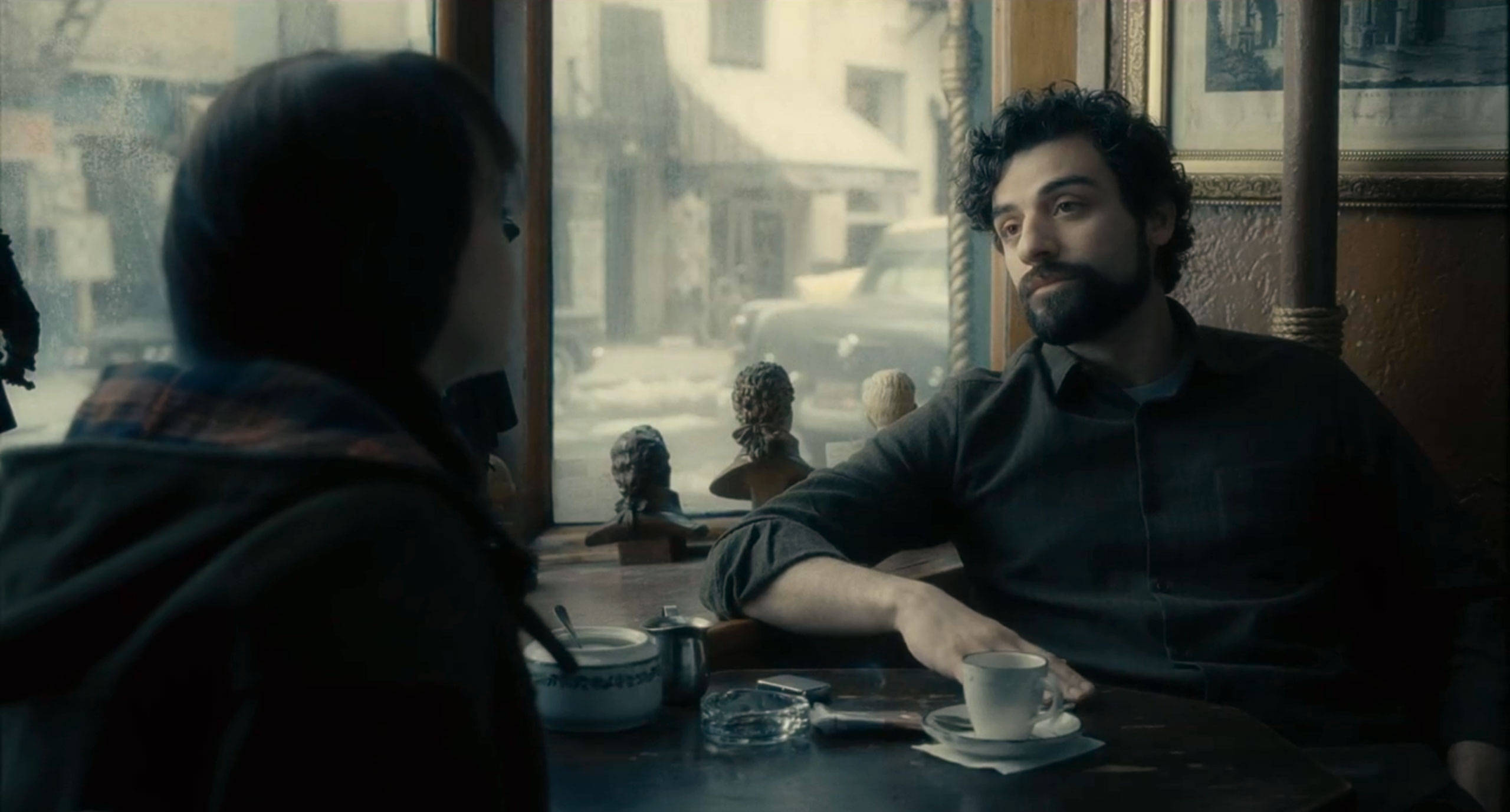Inside Llewyn Davis, cafe, dimly lit, 2K Desktop Wallpaper