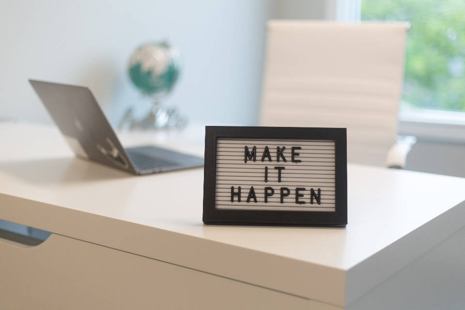 Make It Happen, letterboard, white desk, SD Desktop Wallpaper