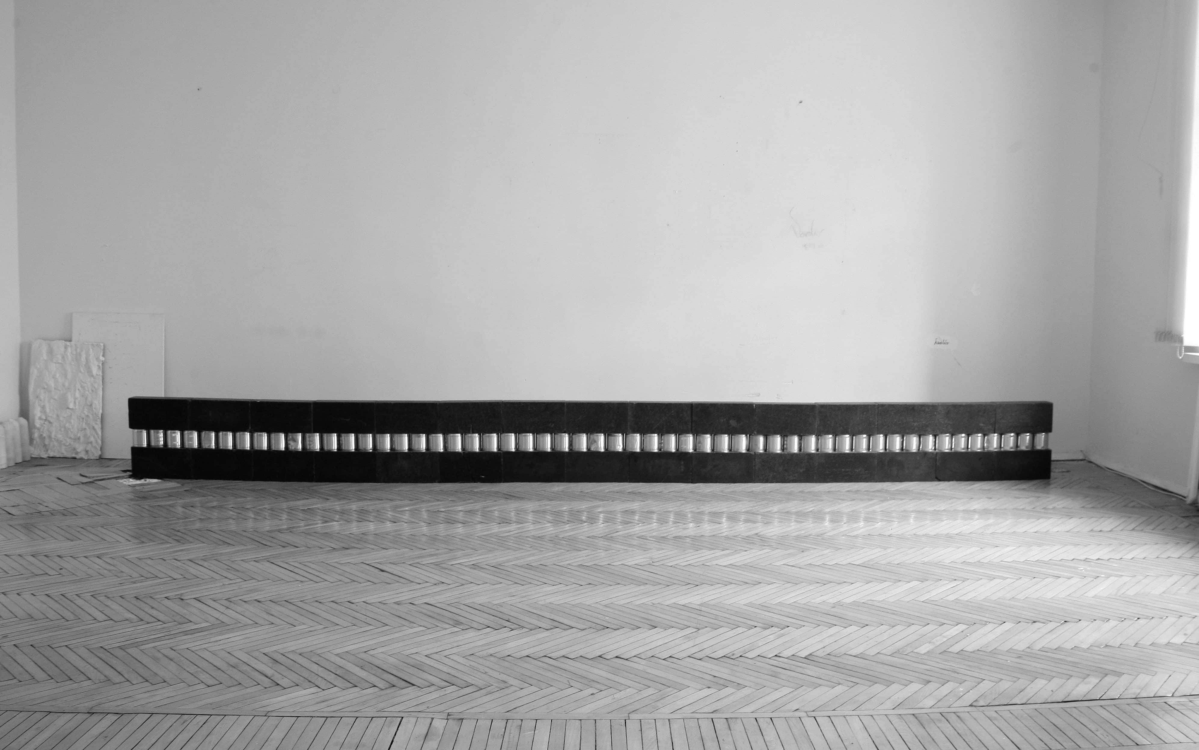 installation art, black bench, silver cylindrical accents, 4K Desktop Wallpaper