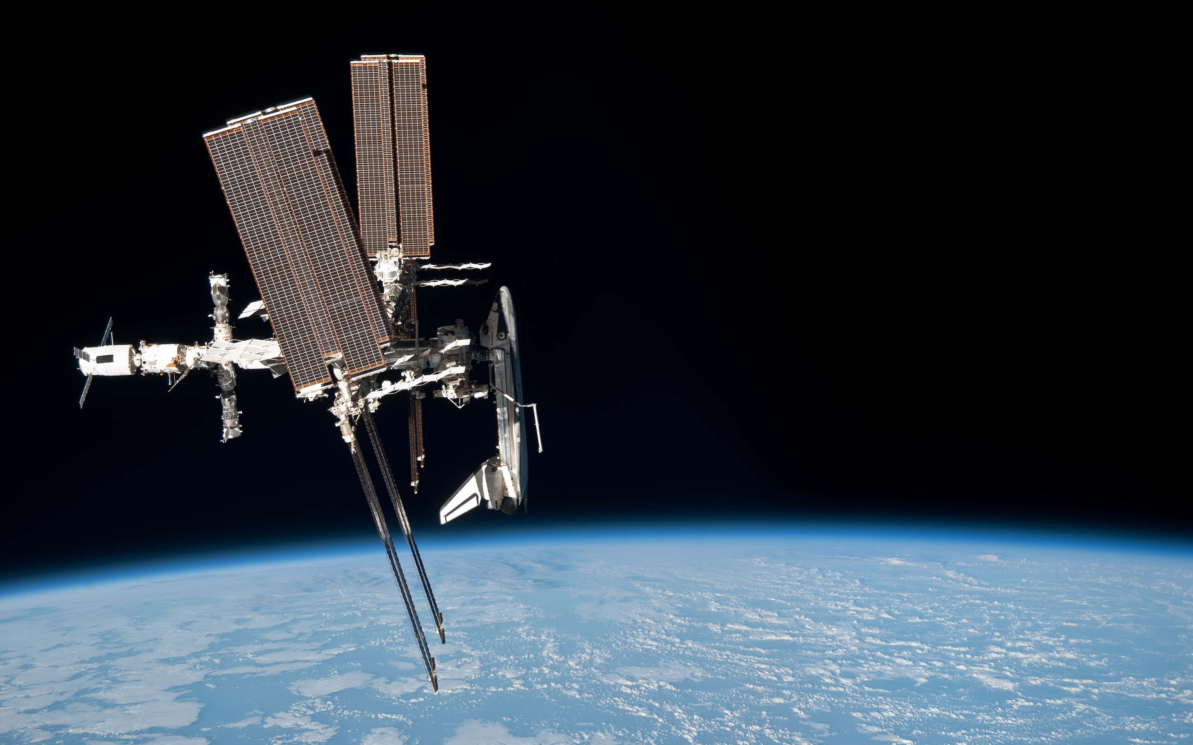 International Space Station, solar panels, Earth, 4K Desktop Wallpaper