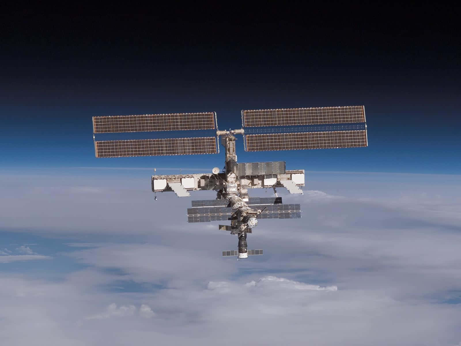 International Space Station, Earth, blue atmosphere, HD Desktop Wallpaper
