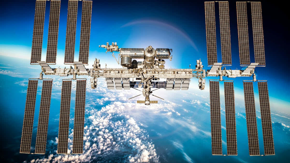 International Space Station, Earth, solar panels, SD Desktop Wallpaper