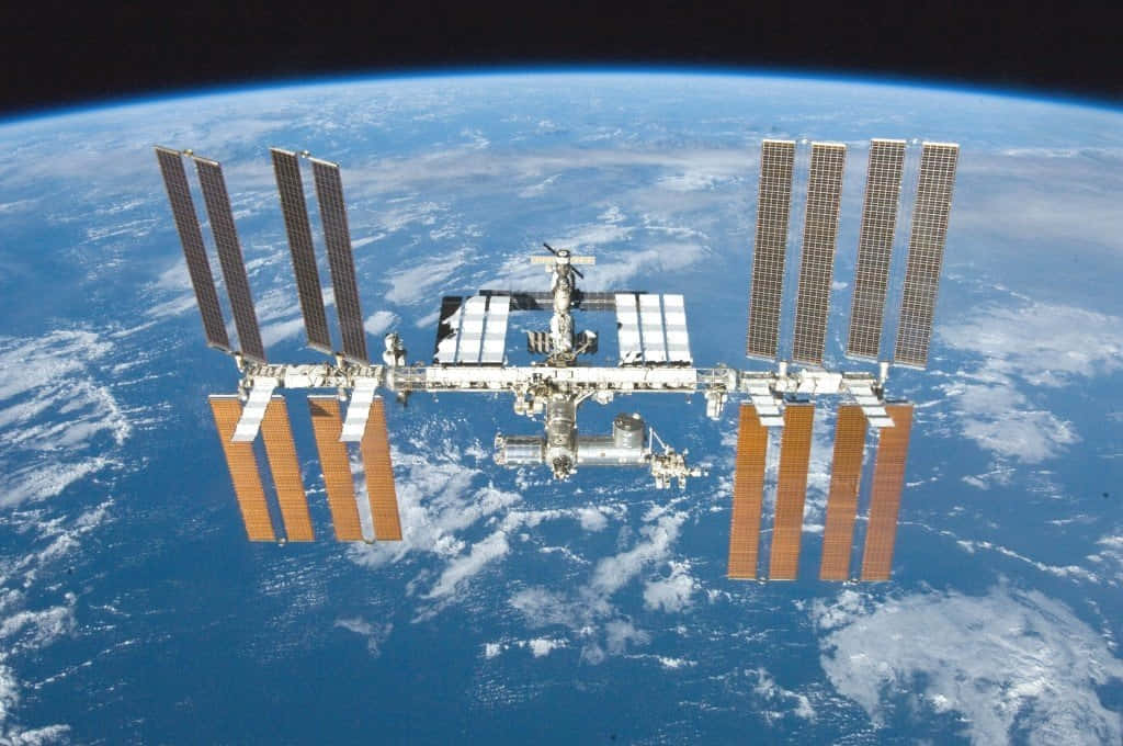 International Space Station, Earth, solar panels, SD Desktop Wallpaper