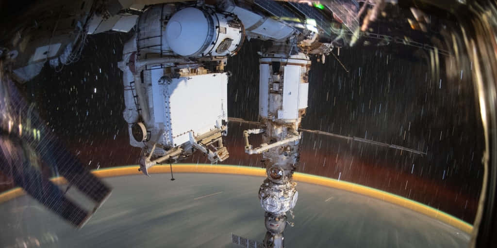 International Space Station, Earth, curved horizon, SD Desktop Wallpaper