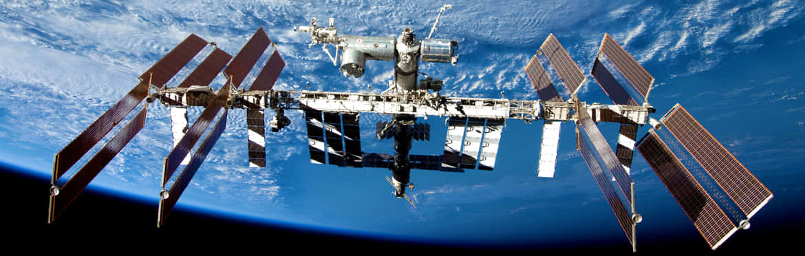 International Space Station, Earth, solar panels, SD Desktop Wallpaper