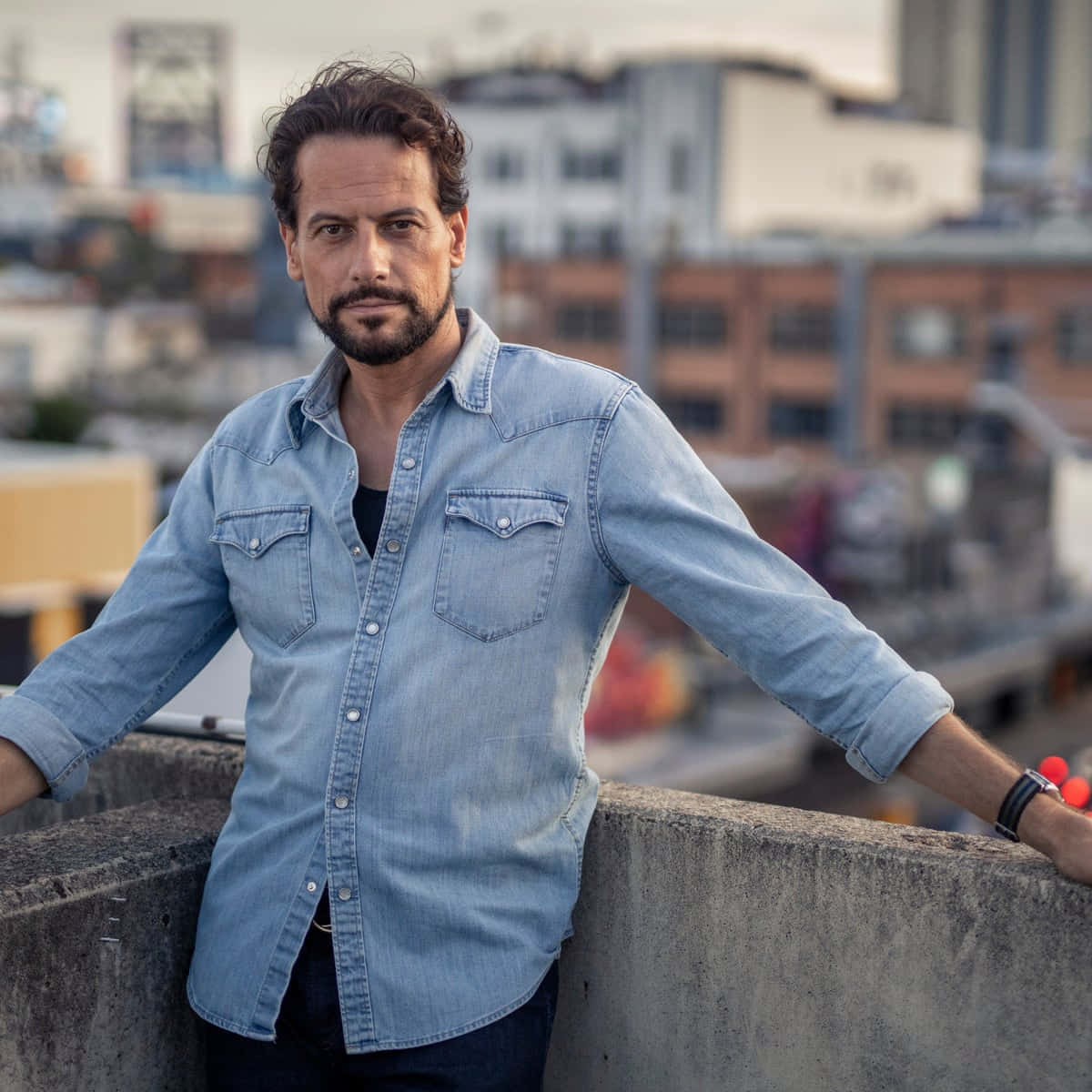 Ioan Gruffudd, rooftop, cityscape, SD Desktop Wallpaper