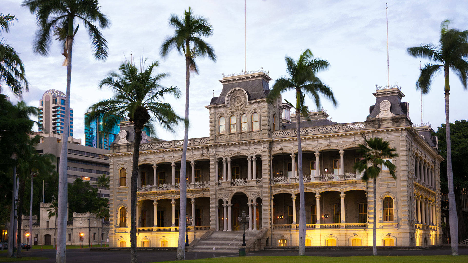 Iolani Palace, dusk, palm trees, Full HD Desktop Wallpaper