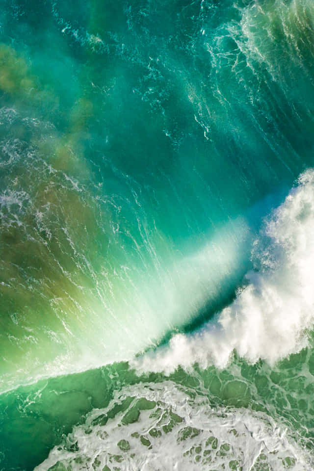 iOS 4, turquoise wave, white foam, SD Phone Wallpaper