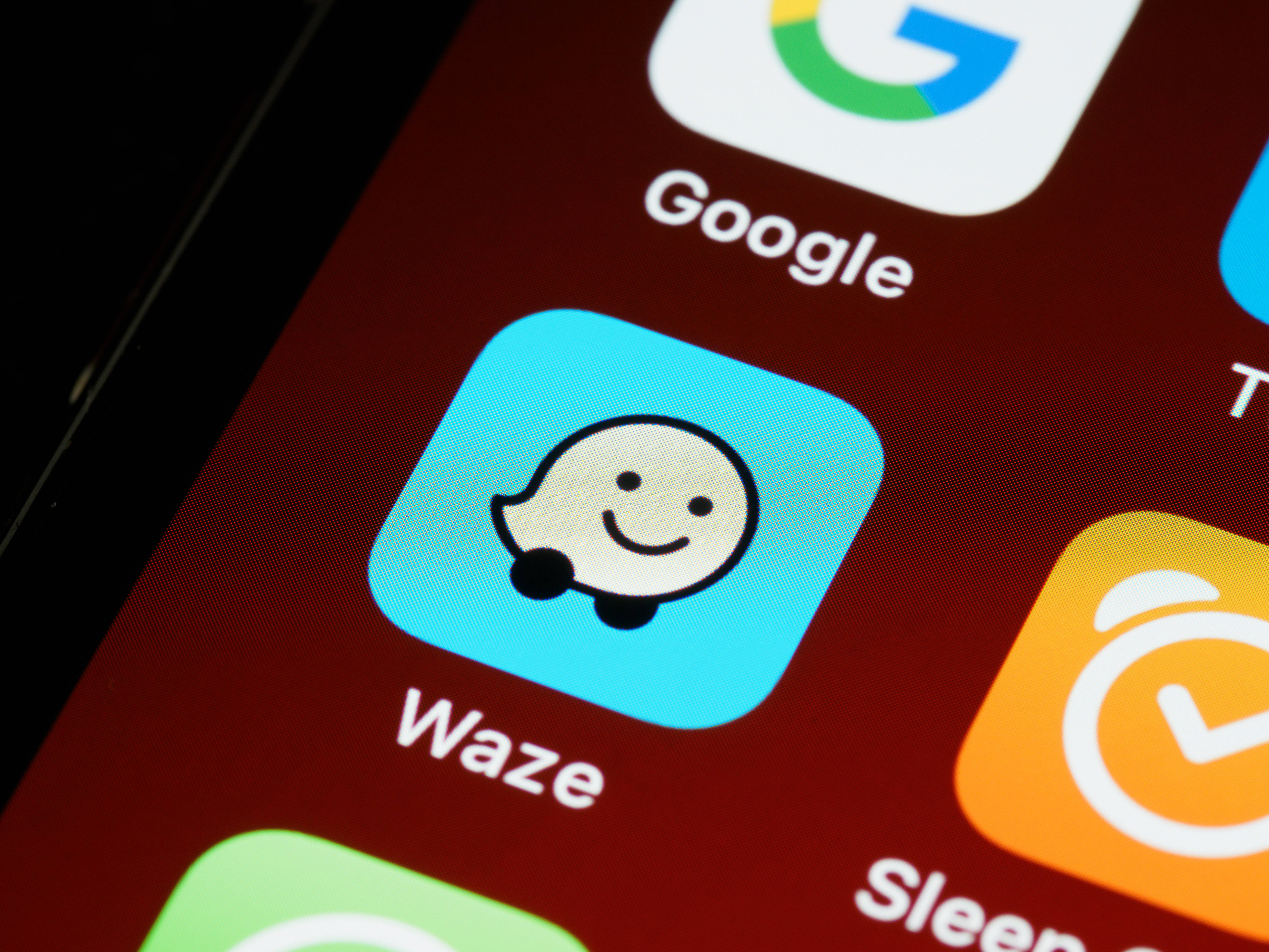 Waze app, iOS 13, smiling ghost mascot, 5K Desktop Wallpaper