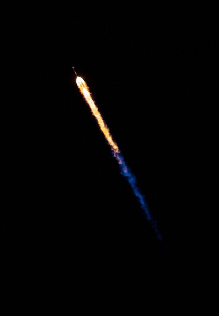 iPad 2021, rocket, night sky, SD Phone Wallpaper