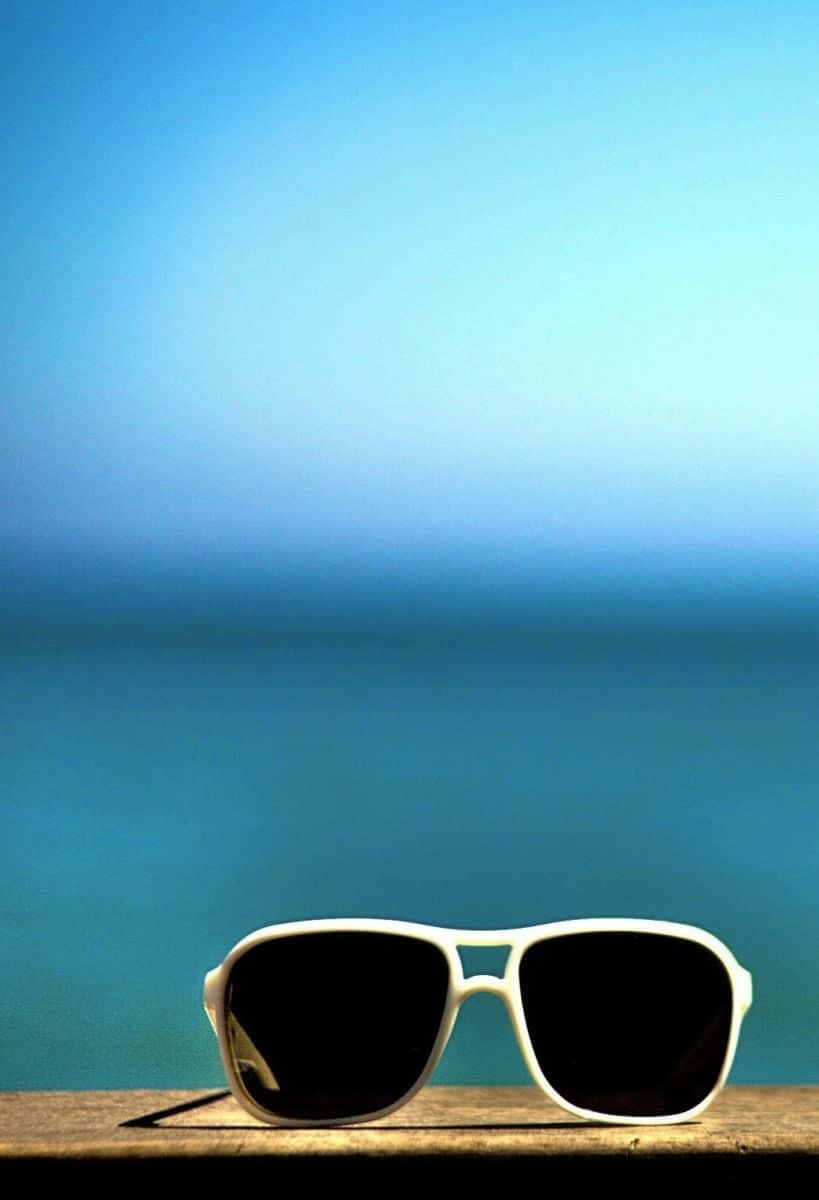 iPhone 5c, 819 x 1200, white sunglasses, SD Phone Wallpaper