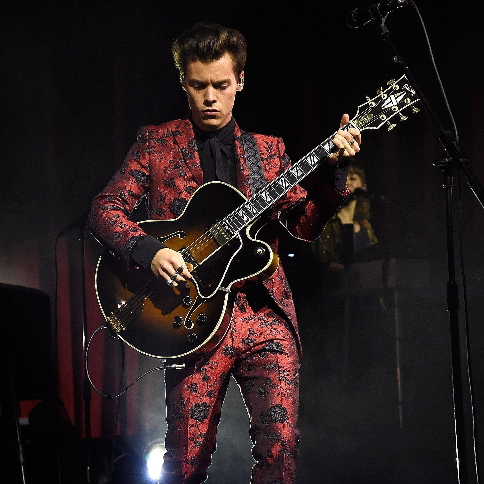 Harry Styles, red floral suit, sunburst archtop guitar, Full HD Desktop Wallpaper