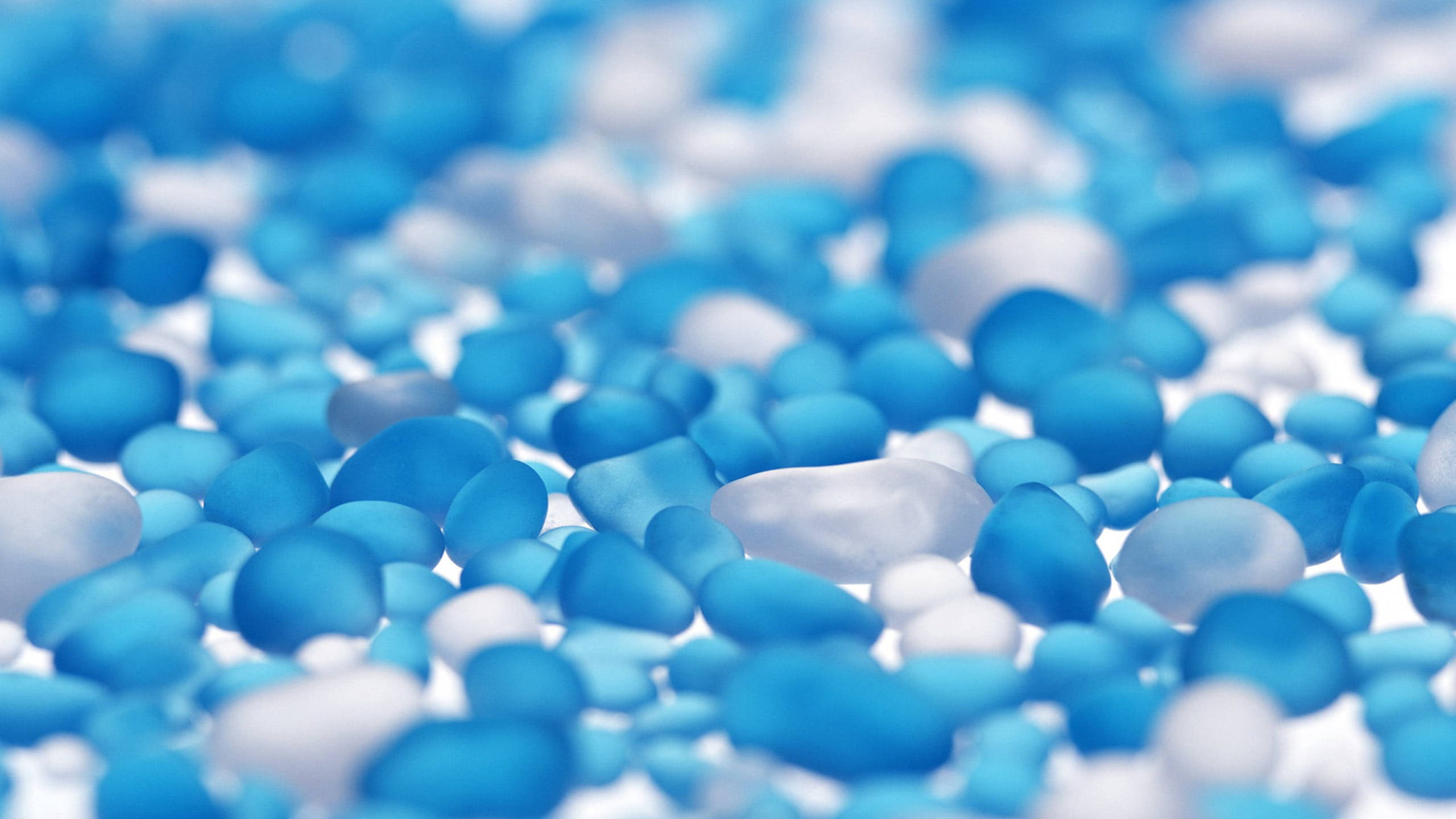 whatsapp blue and white pebbles, blue and white glass pebbles, bright surface, 2K Desktop Wallpaper