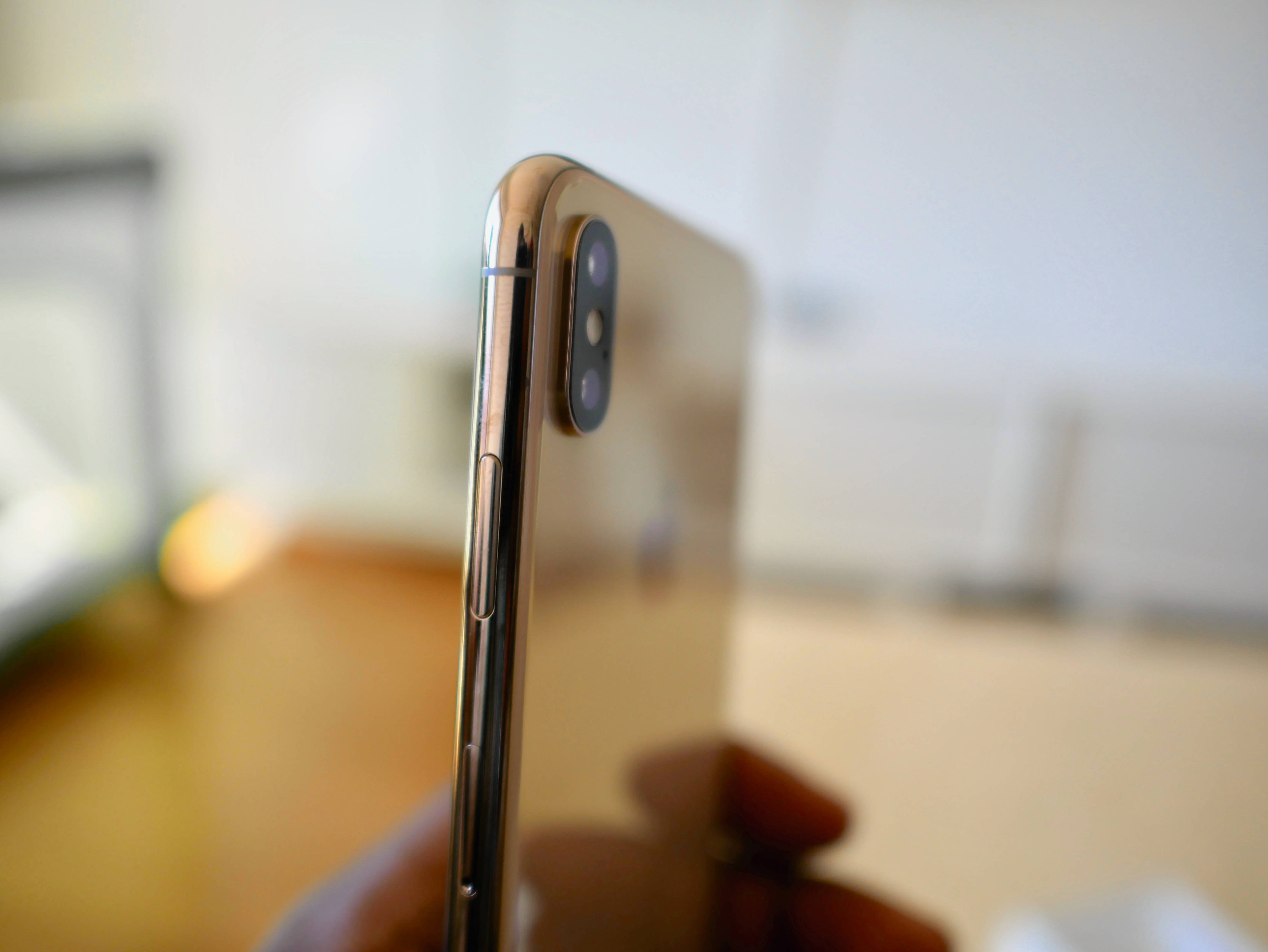 iPhone Xs, gold, aurora wallpaper, 4K Desktop Wallpaper