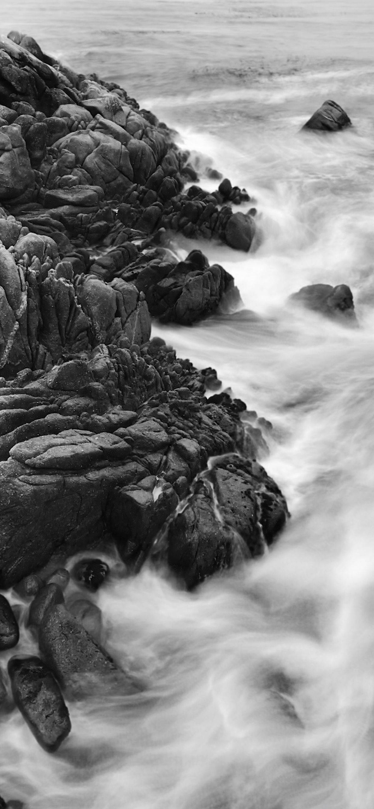 iPhone Xs, monochrome, ocean waves, 2K Phone Wallpaper