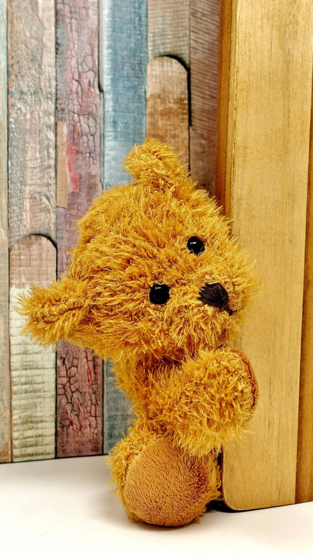 purple iPod Touch, fluffy golden teddy bear, weathered wooden planks, Full HD Phone Wallpaper