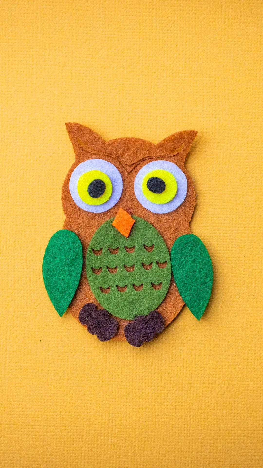 iPod Touch, felt owl, bright yellow eyes, Full HD Phone Wallpaper