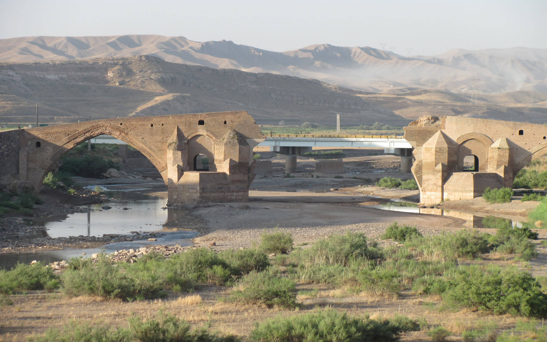 ancient stone arch bridge, dry riverbed, modern concrete bridge, Full HD Desktop Wallpaper
