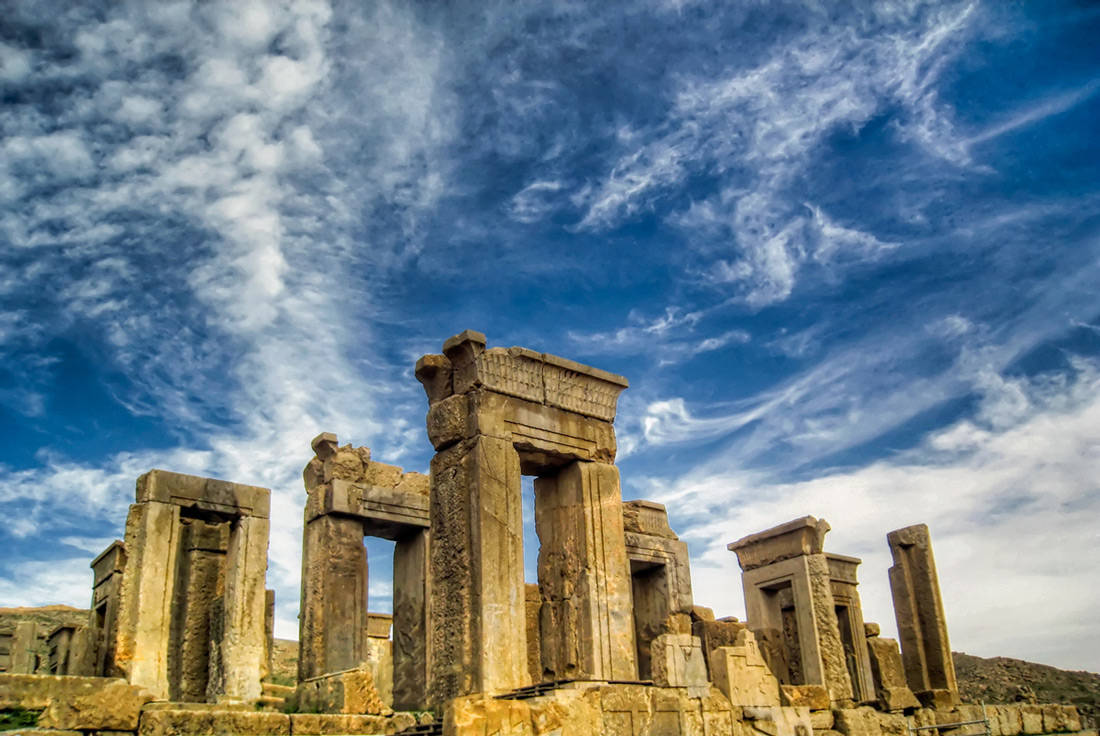 ancient Persian pillars, Iran, stone temple ruins, SD Desktop Wallpaper