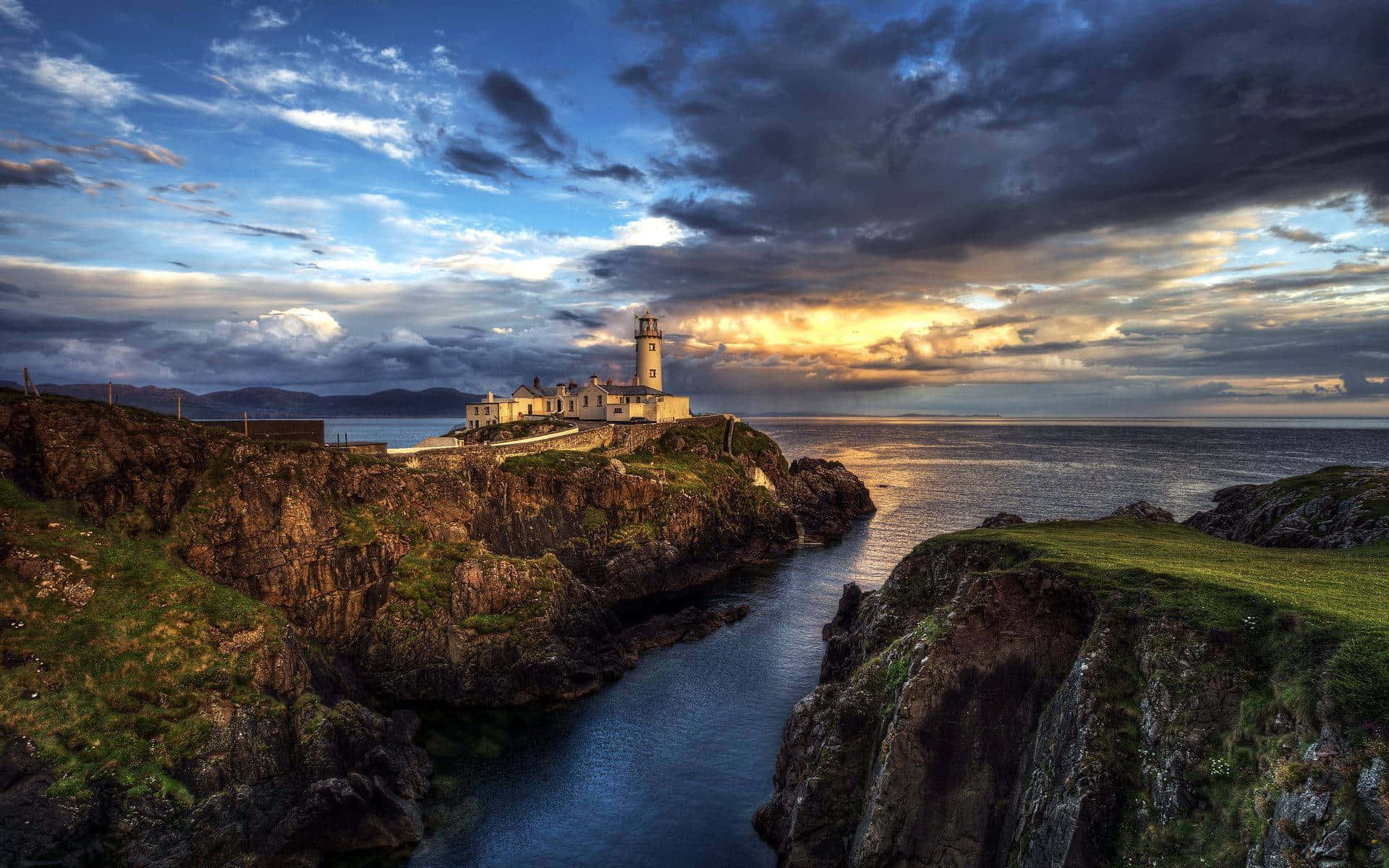 lighthouse, cliff edge, Ireland, Full HD Desktop Wallpaper