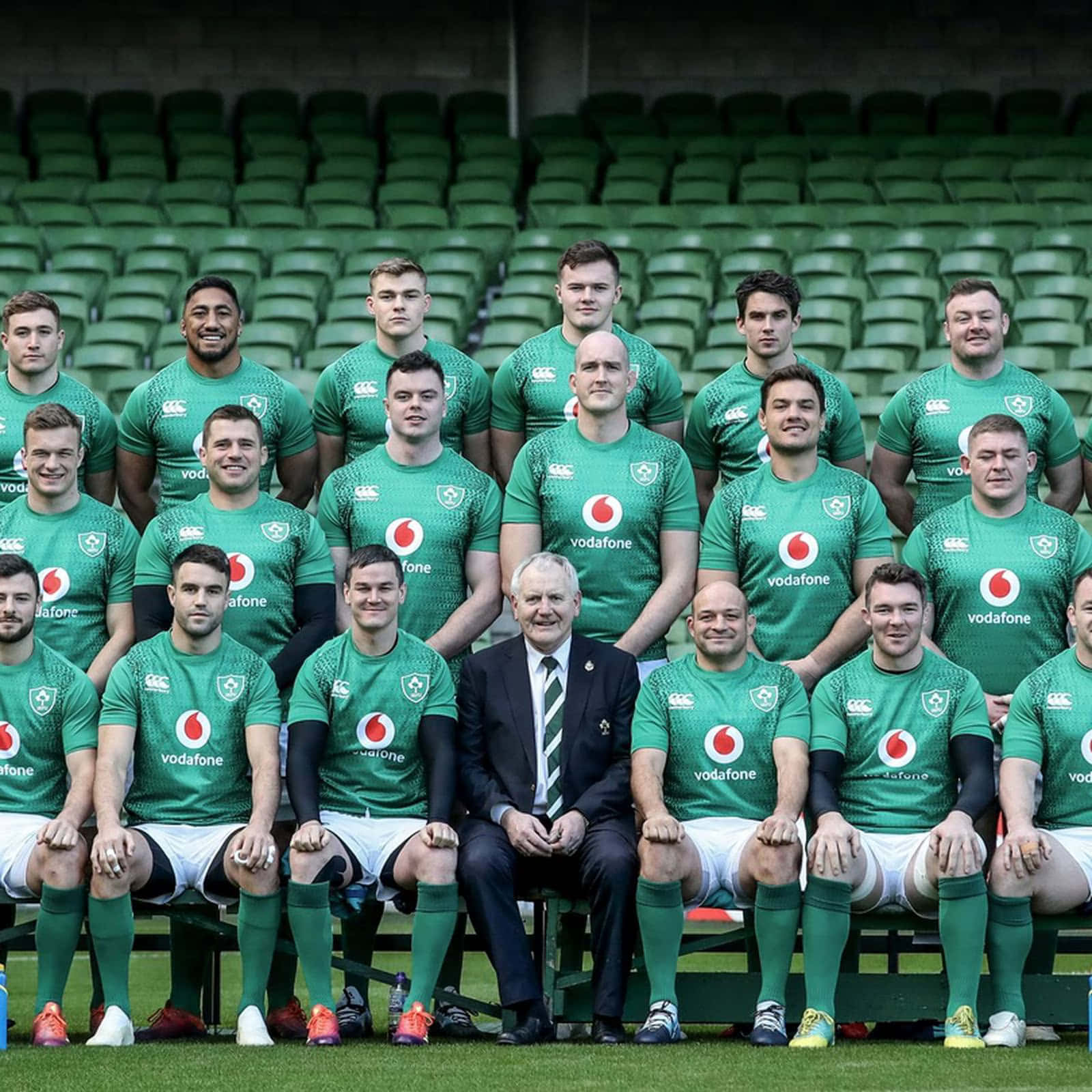 Ireland Rugby, green jerseys, stadium bench, HD Desktop Wallpaper