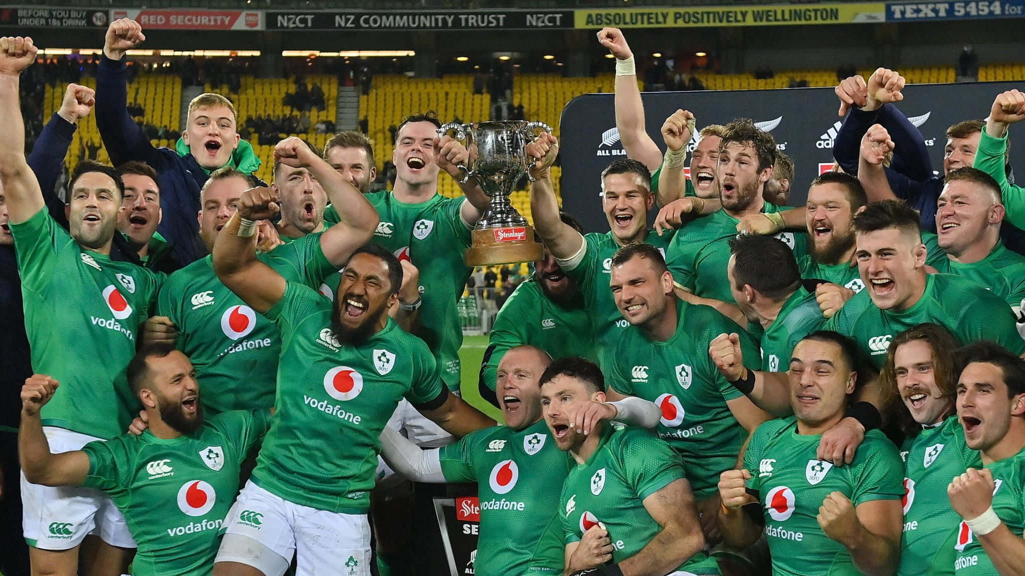 Ireland Rugby, green jerseys, gleaming trophy, Full HD Desktop Wallpaper