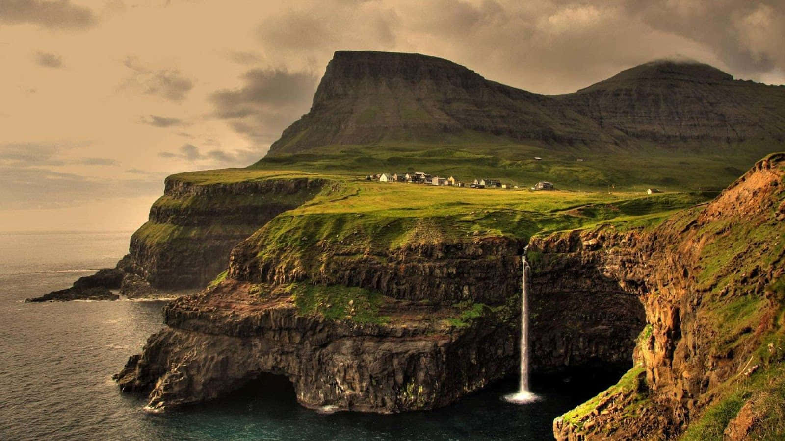 Ireland, cliffside waterfall, sea, HD Desktop Wallpaper