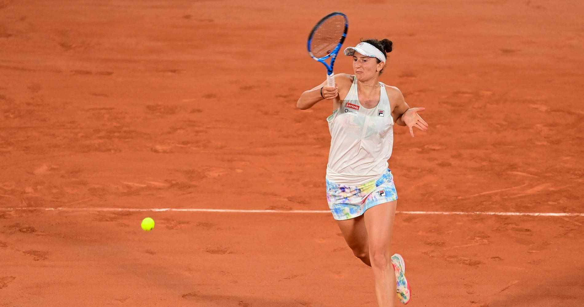 2007 Wimbledon Tennis Tournament, Irina-Camelia Begu, red clay court, HD Desktop Wallpaper