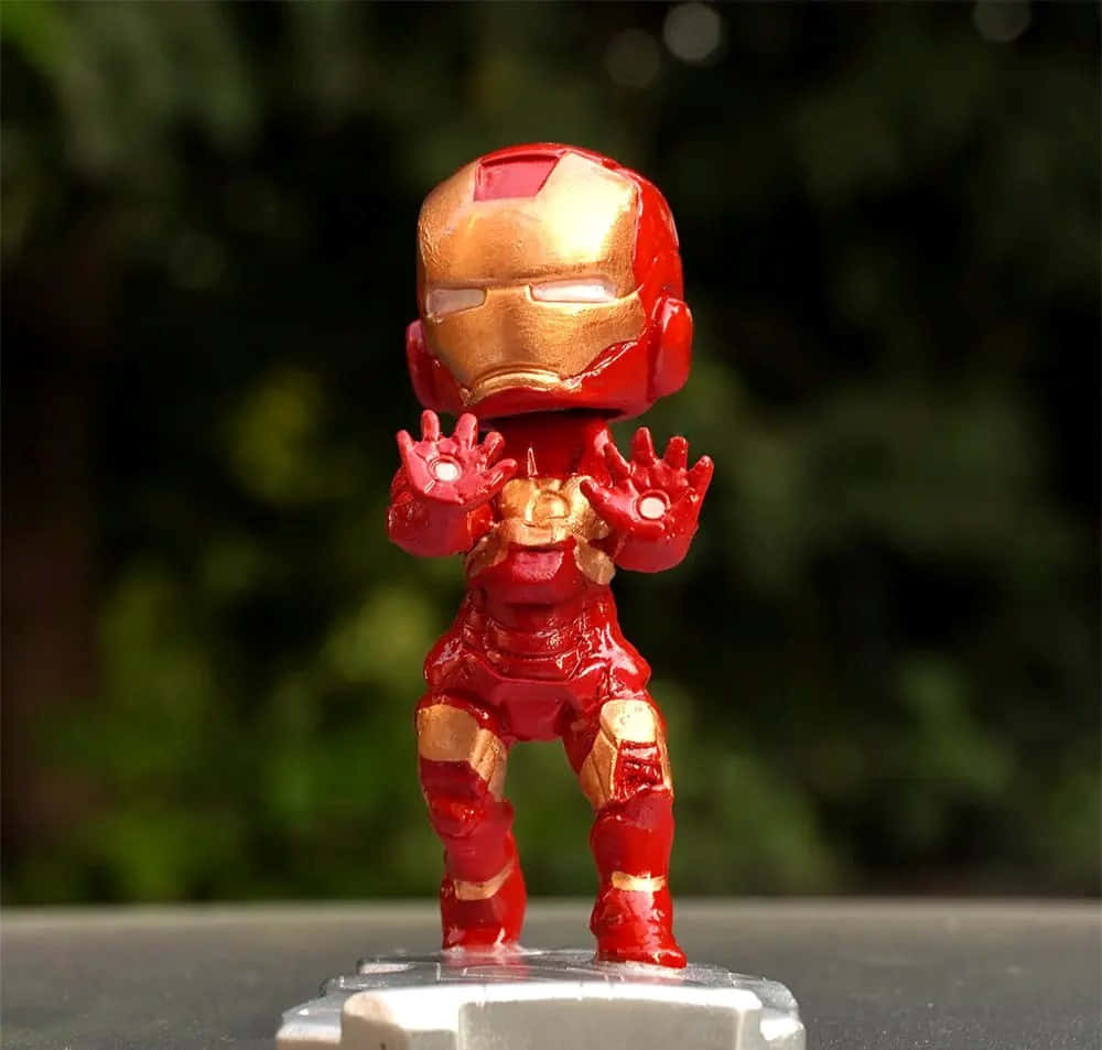 Iron Man, red and gold, glowing repulsors, SD Desktop Wallpaper