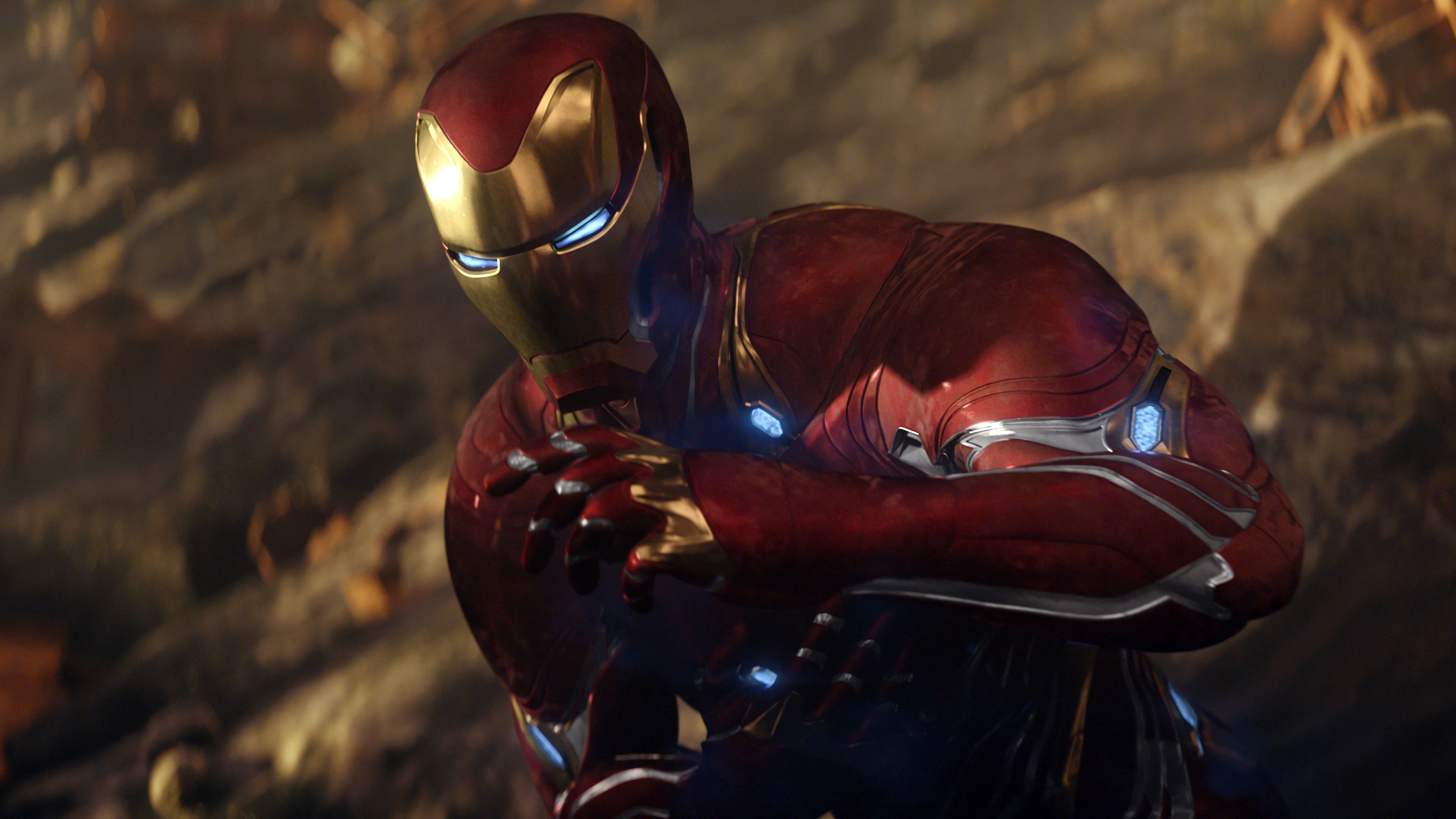 Iron Man, red gold armor, glowing blue eyes, 4K Desktop Wallpaper