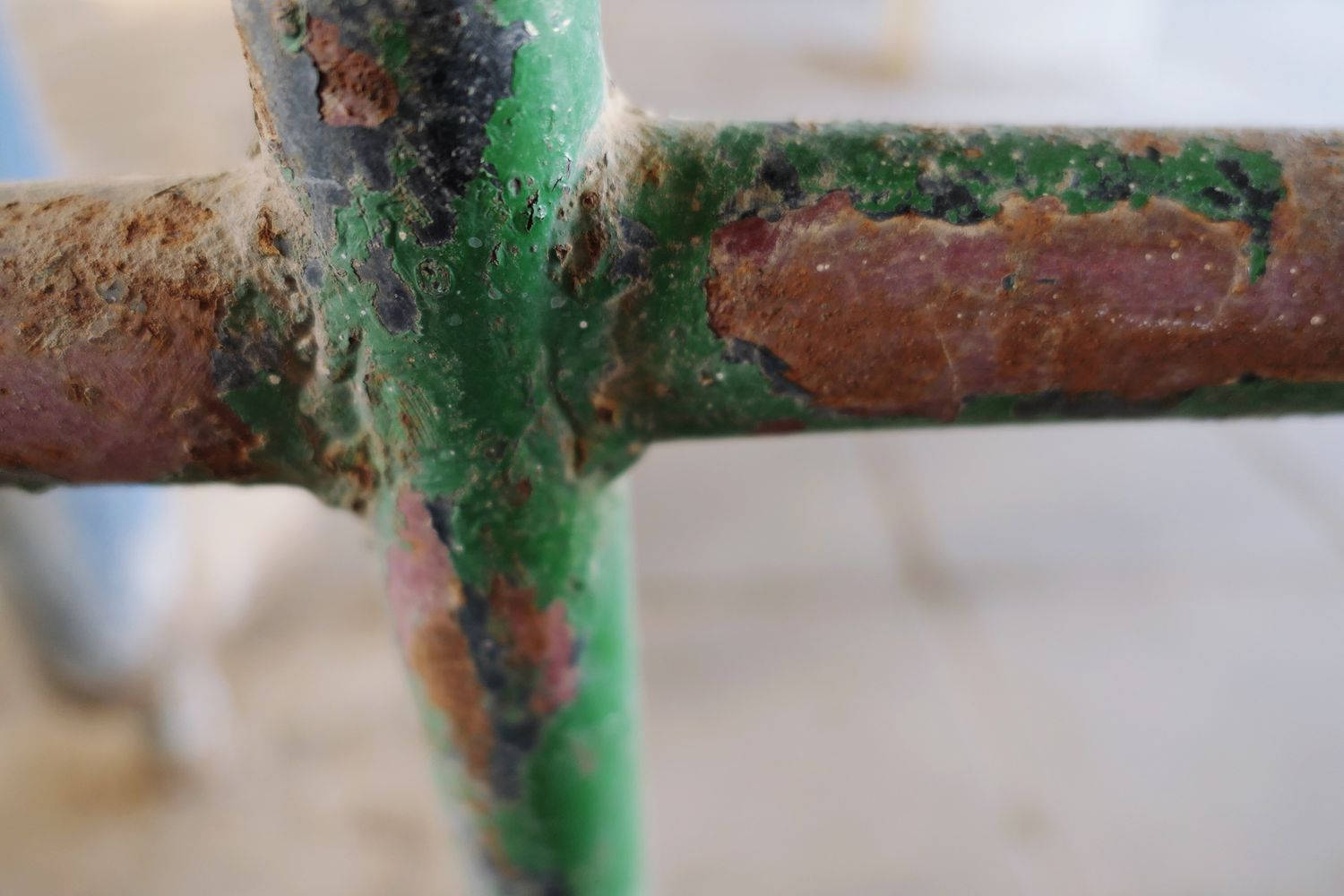 iron pipe, green rust, chipped green paint, HD Desktop Wallpaper