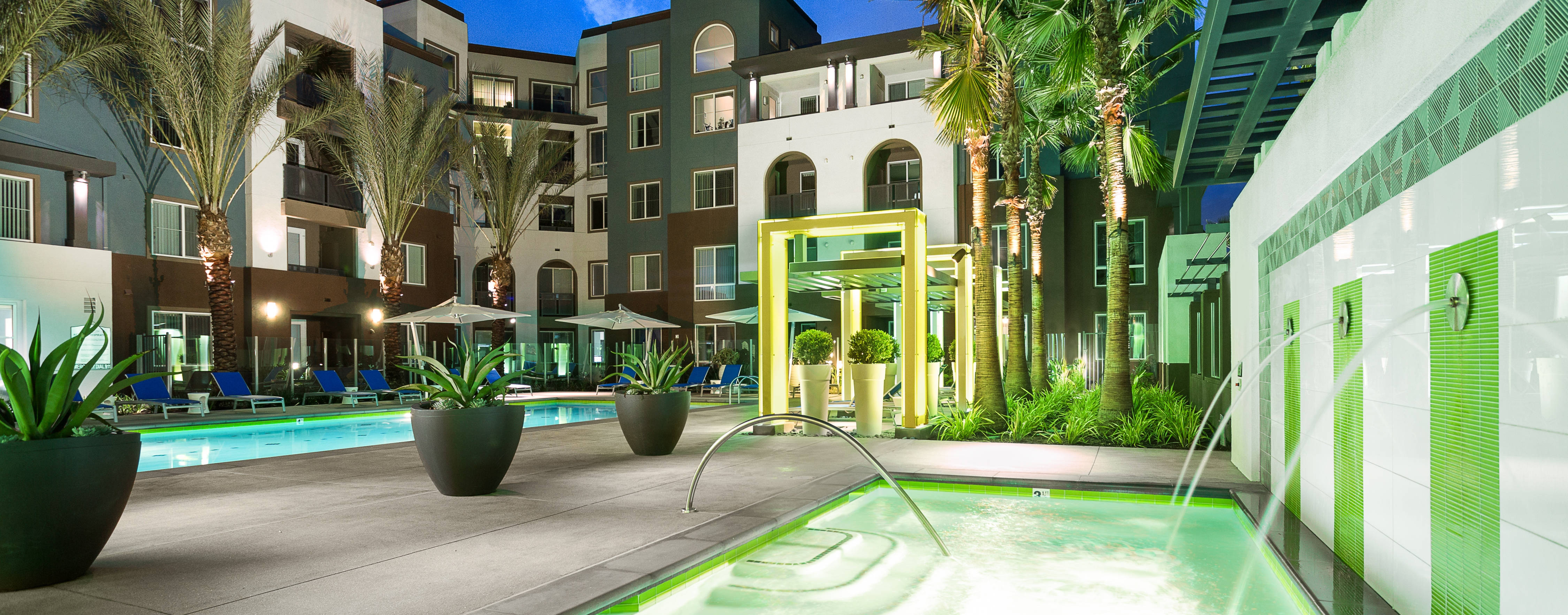 Irvine, resort pool area, dusk, 4K Desktop Wallpaper