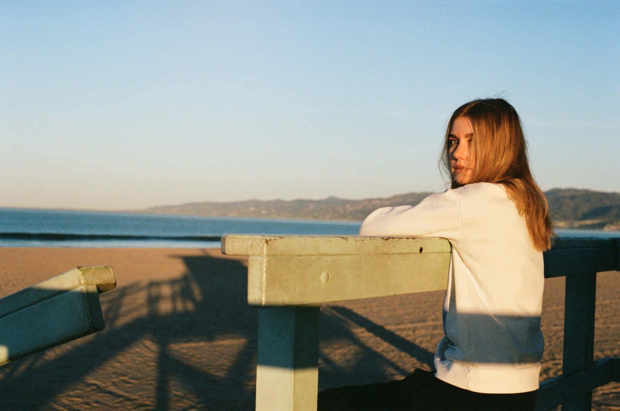 Isabel Durant, white hoodie, wooden bench, Full HD Desktop Wallpaper
