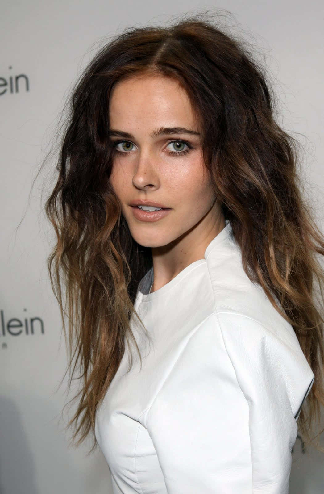 Isabel Lucas, tousled brown hair, green eyes, HD Phone Wallpaper