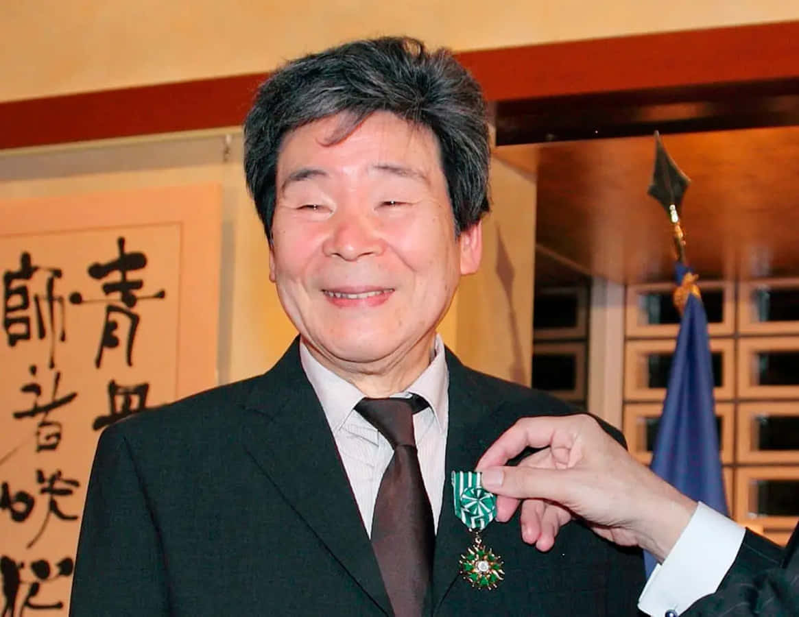 Isao Takahata, green and gold medal, suit, SD Desktop Wallpaper