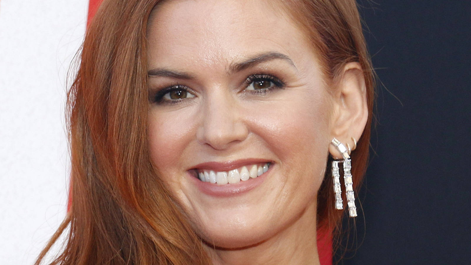 Isla Fisher, auburn hair, sparkling dangling earrings, HD Desktop Wallpaper