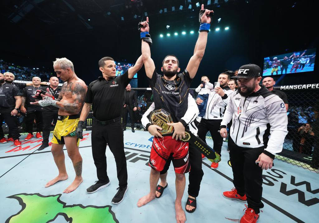 Islam Makhachev, championship belt, octagon, SD Desktop Wallpaper