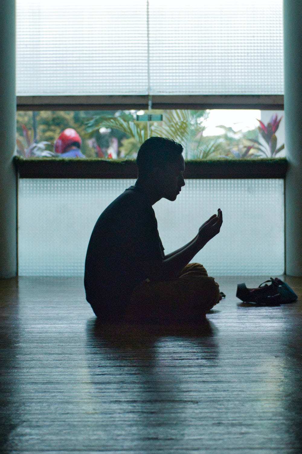 praying Islamic Boy Silhouette, silhouette, prayer posture, HD Phone Wallpaper