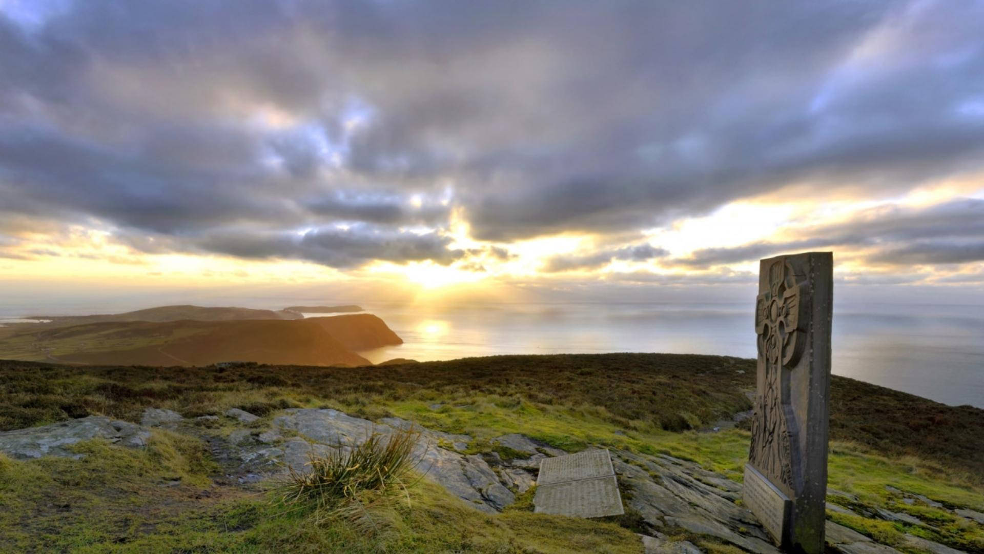 Isle Of Mann, sunset, weathered stone marker, Full HD Desktop Wallpaper