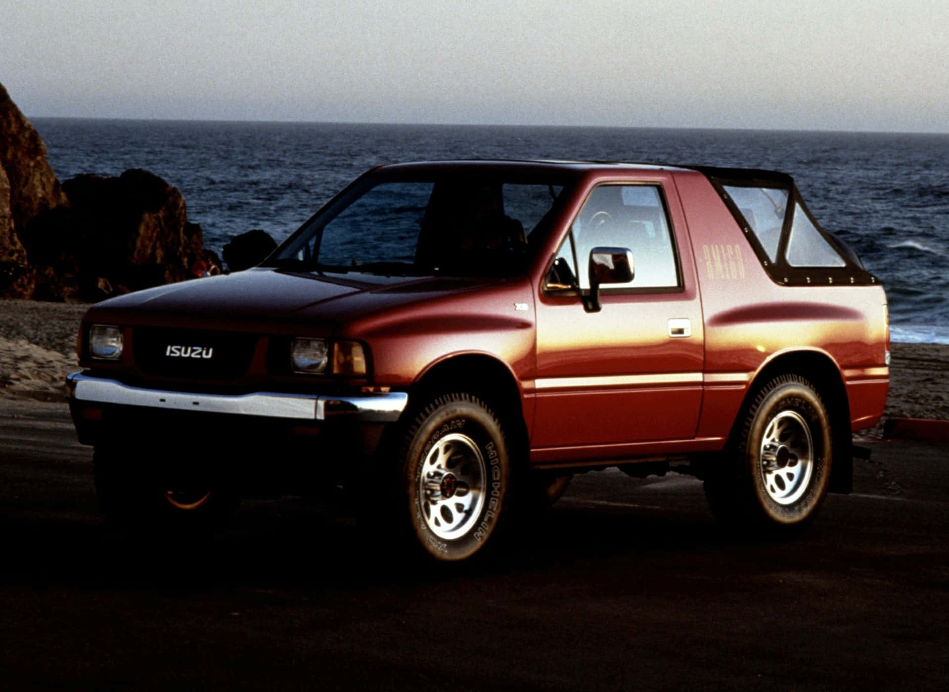 Isuzu Amigo, maroon, rocky beach, HD Desktop Wallpaper