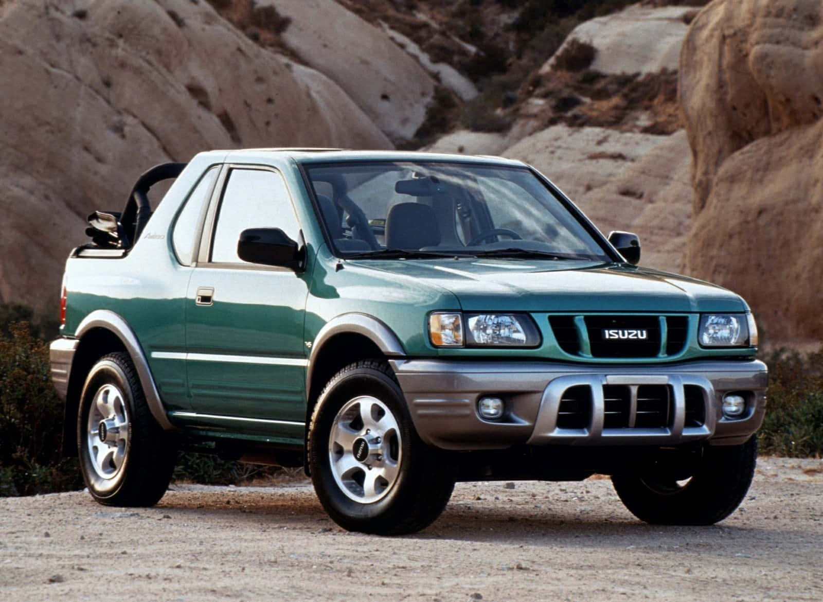 Isuzu Amigo, green, dusty trail, HD Desktop Wallpaper